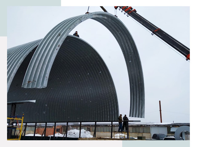 Полукруглые ангары в Боре